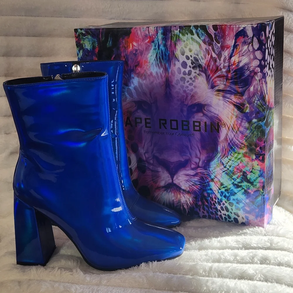 CAPE ROBBIN Blue Hayward Blue Patent Chunky Heel Boots - Picture 1 of 10